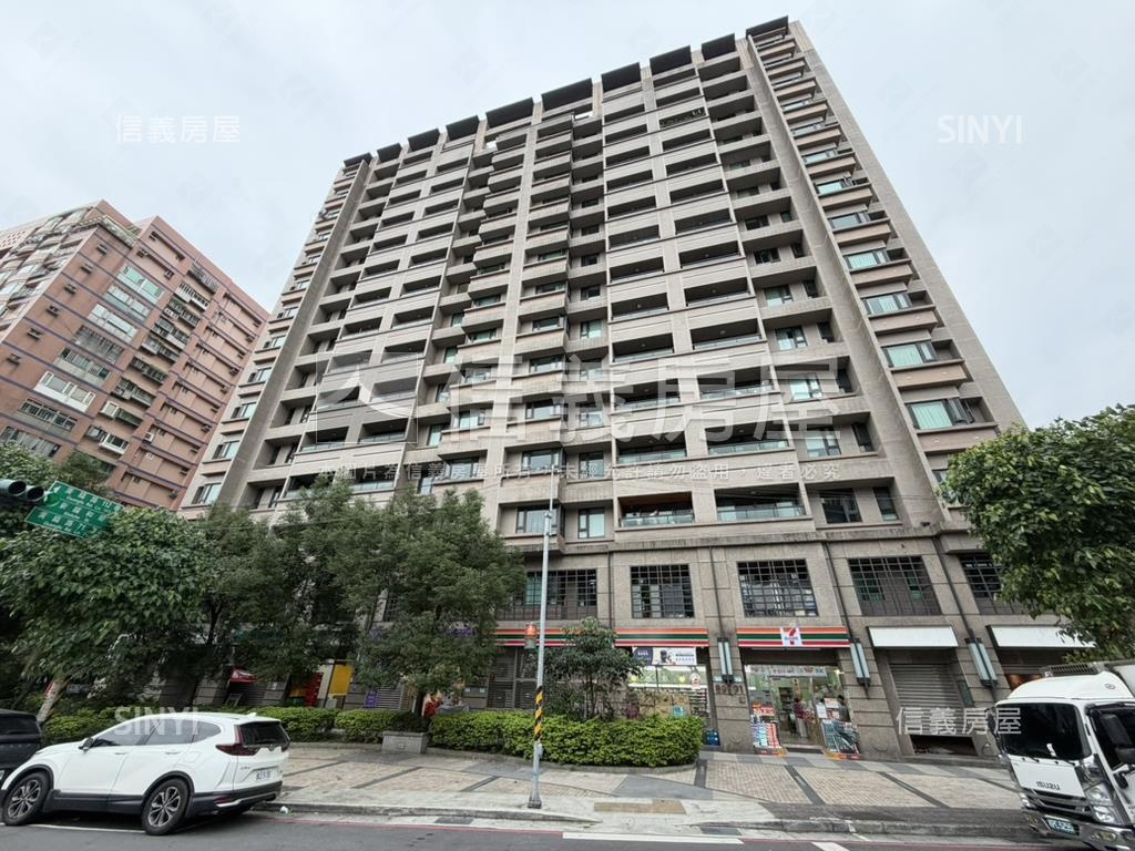 廟口大路邊賺錢金店面房屋室內格局與周邊環境