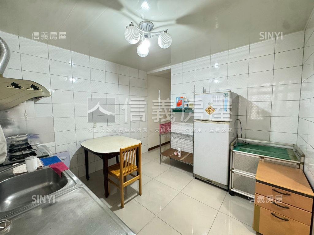 泰順街精美方正頂加房屋室內格局與周邊環境