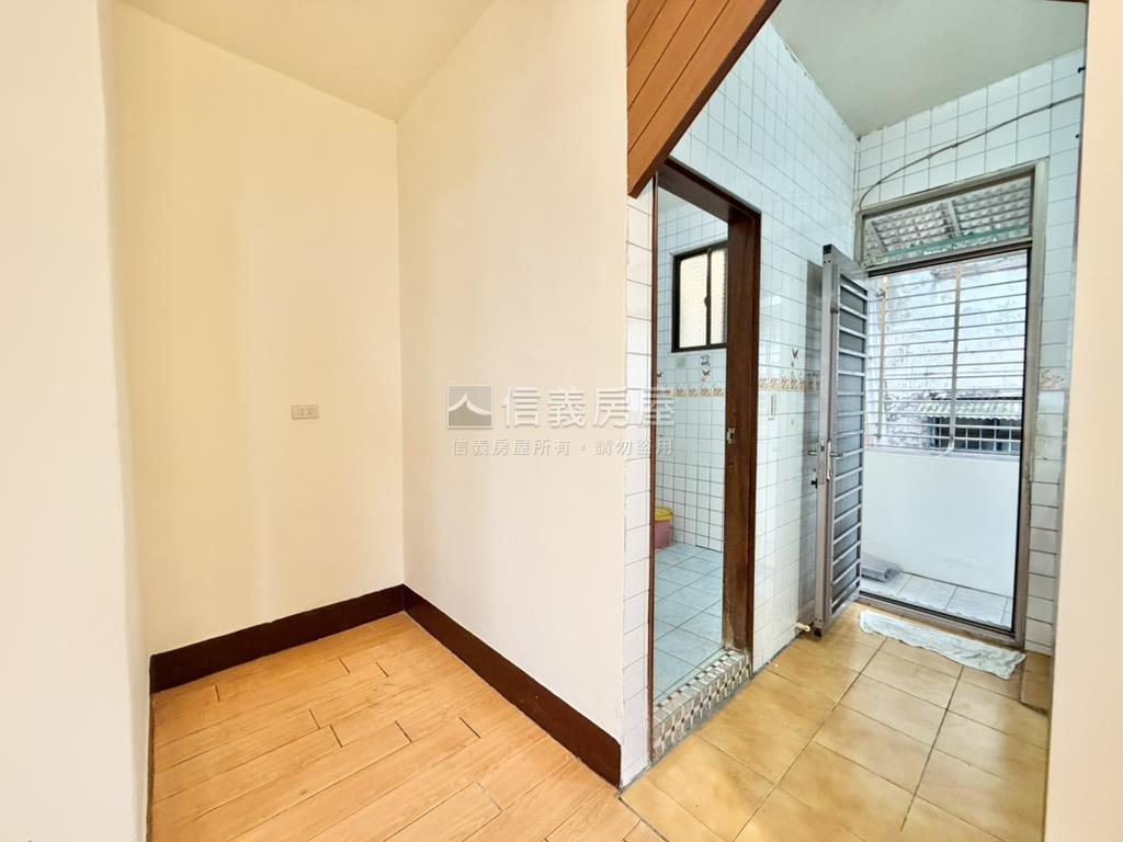 忠孝東路邊間公寓稀有釋出房屋室內格局與周邊環境