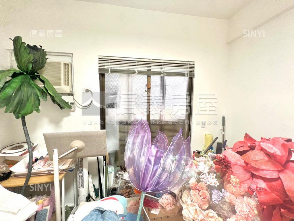 藝術街旁稀有大面寬房屋室內格局與周邊環境