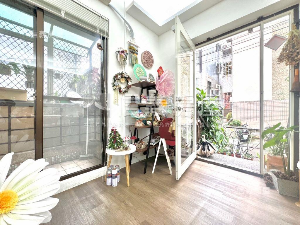 藝術街旁稀有大面寬房屋室內格局與周邊環境