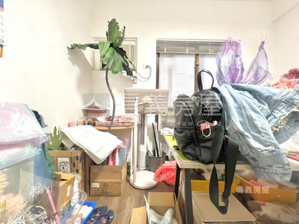 藝術街旁稀有大面寬房屋室內格局與周邊環境
