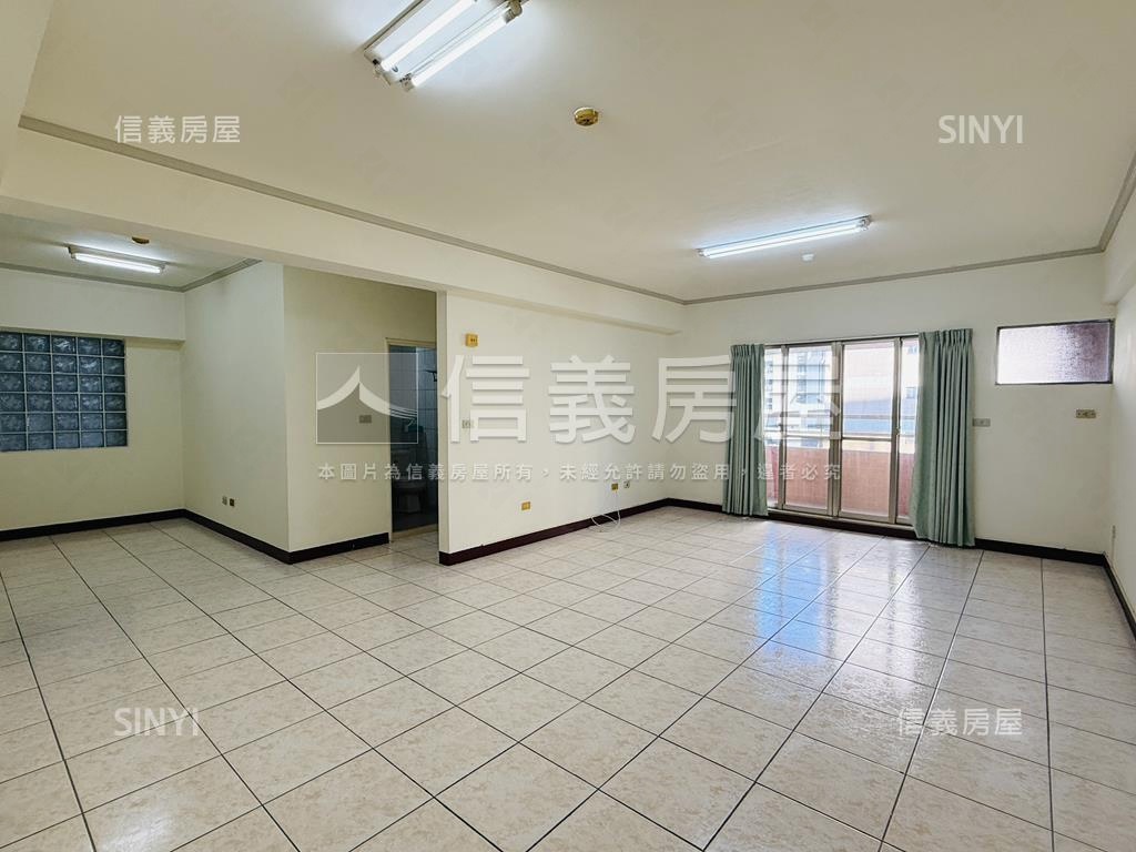 高鐵小王子屋況佳三房車位房屋室內格局與周邊環境