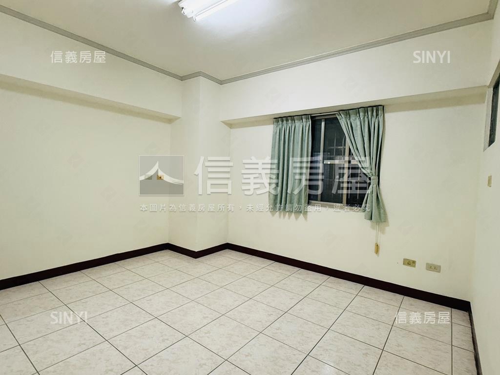 高鐵小王子屋況佳三房車位房屋室內格局與周邊環境