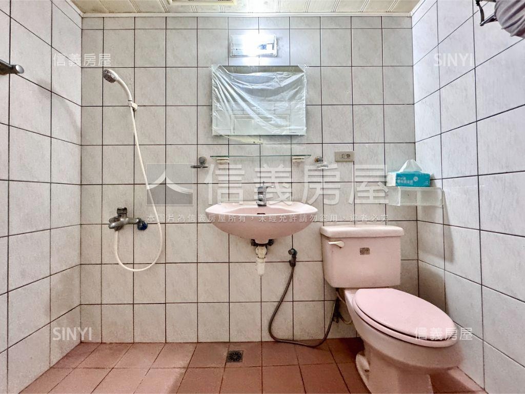 高鐵小王子屋況佳三房車位房屋室內格局與周邊環境