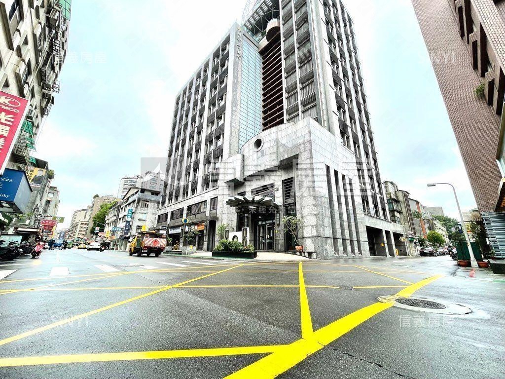 專任附中邊間阿曼Ａ＋美屋房屋室內格局與周邊環境