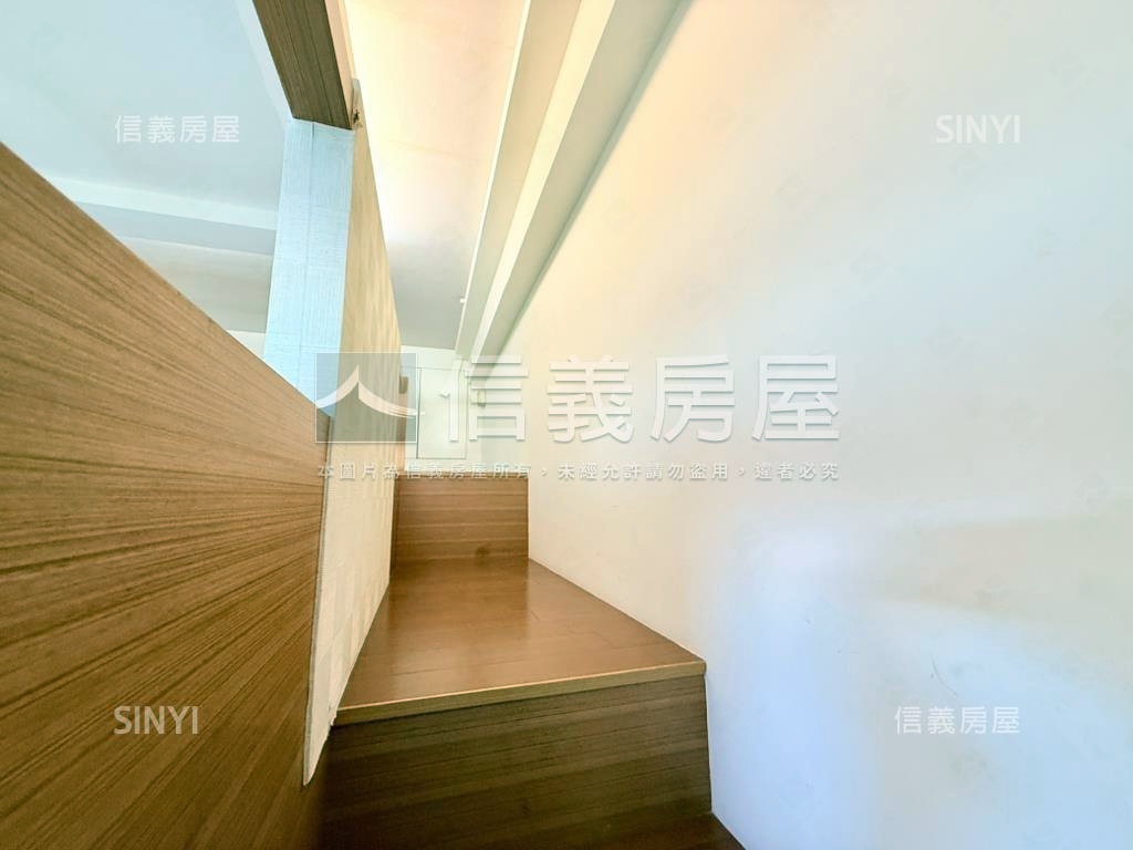 七張捷運典藏露臺戶房屋室內格局與周邊環境