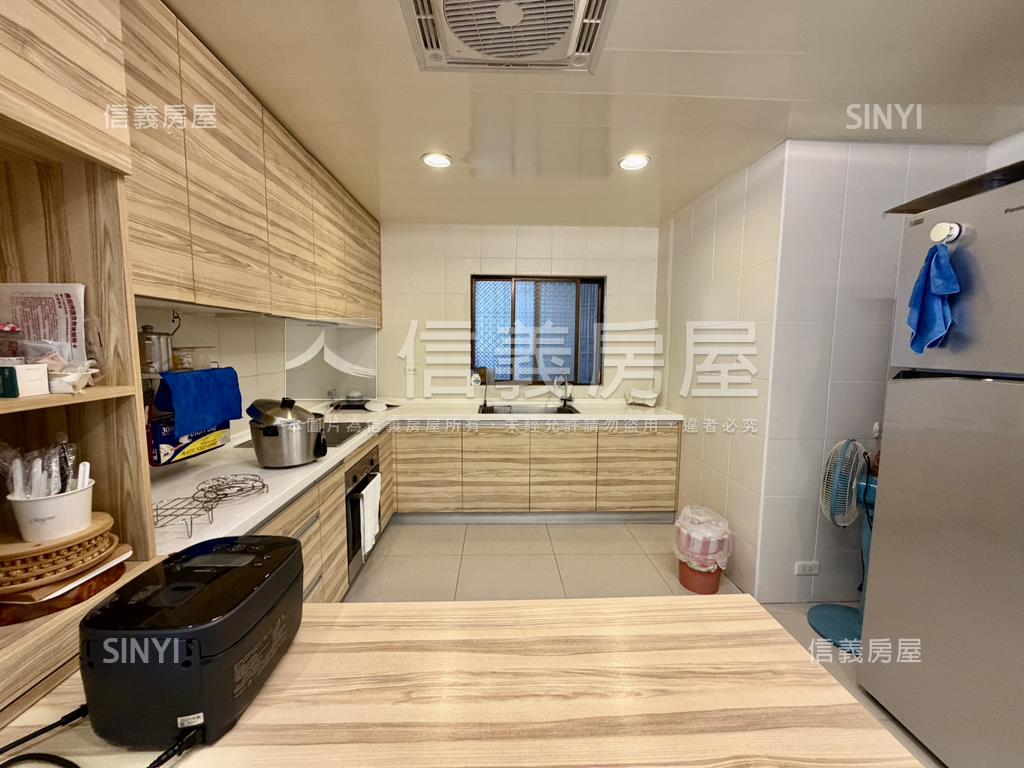 鄰蘭雅公園１樓大戶房屋室內格局與周邊環境
