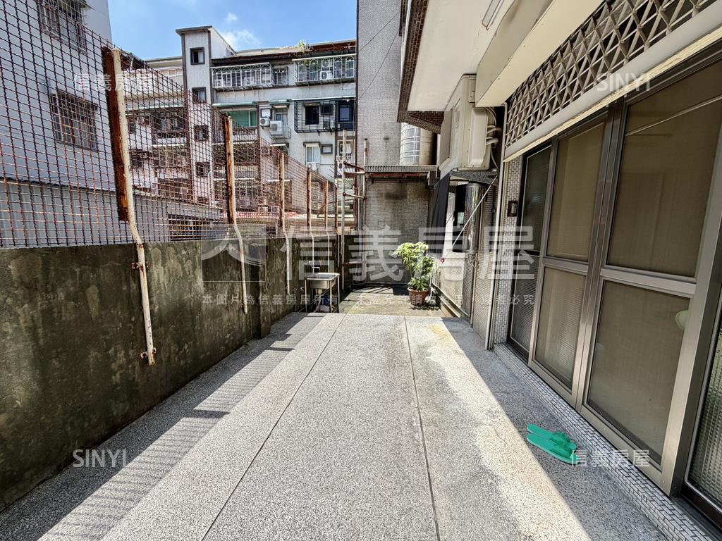 鄰蘭雅公園１樓大戶房屋室內格局與周邊環境