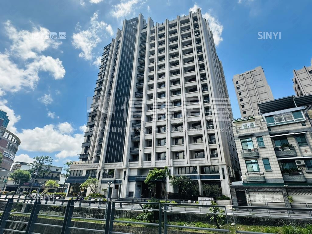 河堤９年屋齡三房獨立平車房屋室內格局與周邊環境