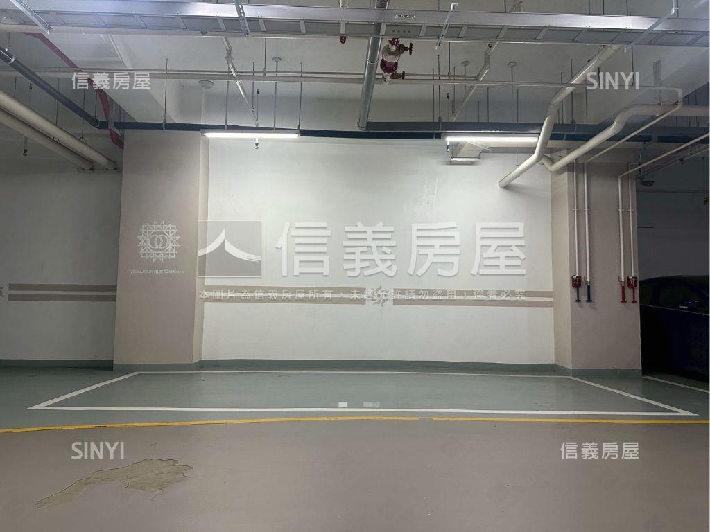 河堤９年屋齡三房獨立平車房屋室內格局與周邊環境