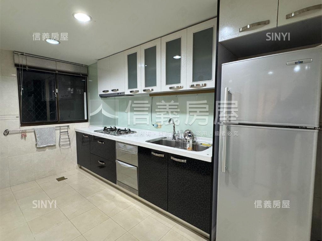 仁愛特區精美大三房房屋室內格局與周邊環境