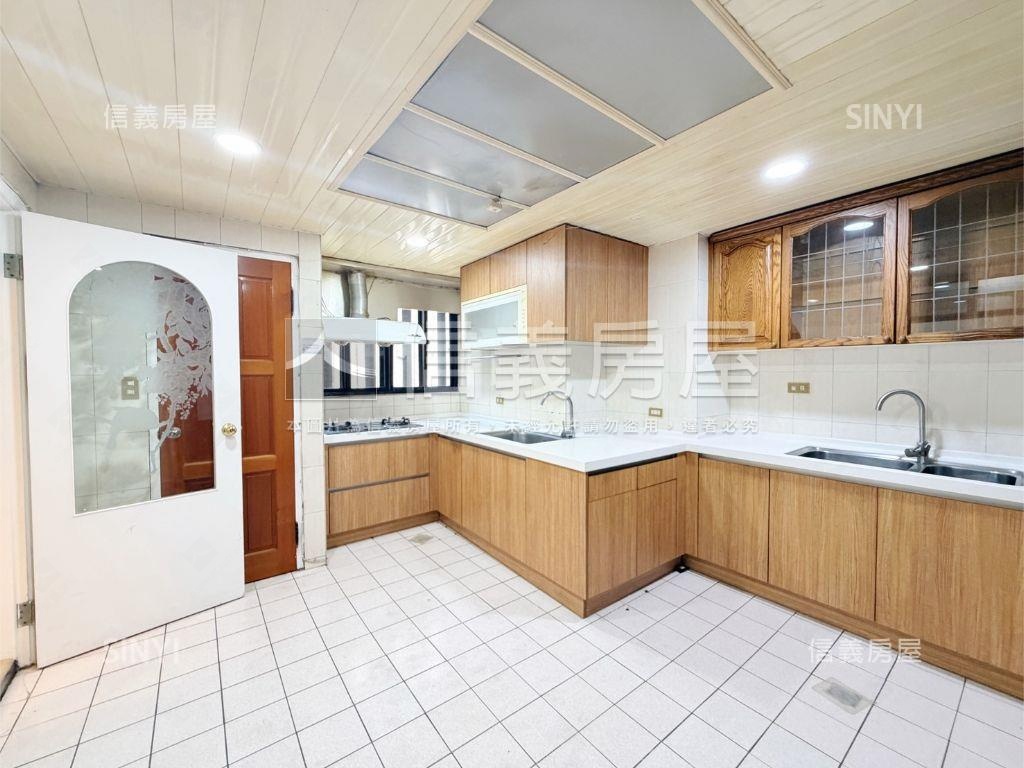 復興小學旁芙蓉大廈附車位房屋室內格局與周邊環境