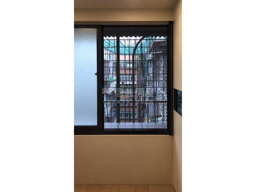 錦州街精緻裝潢美套房屋室內格局與周邊環境