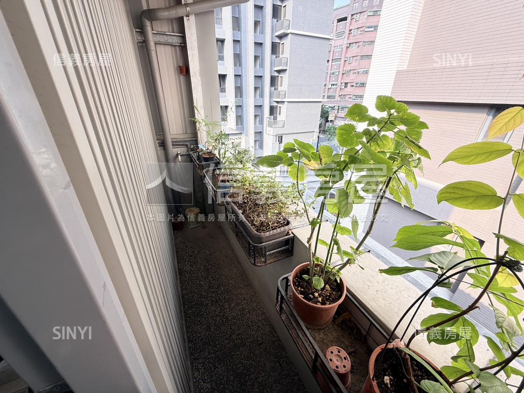 近高科大精美透天店住房屋室內格局與周邊環境