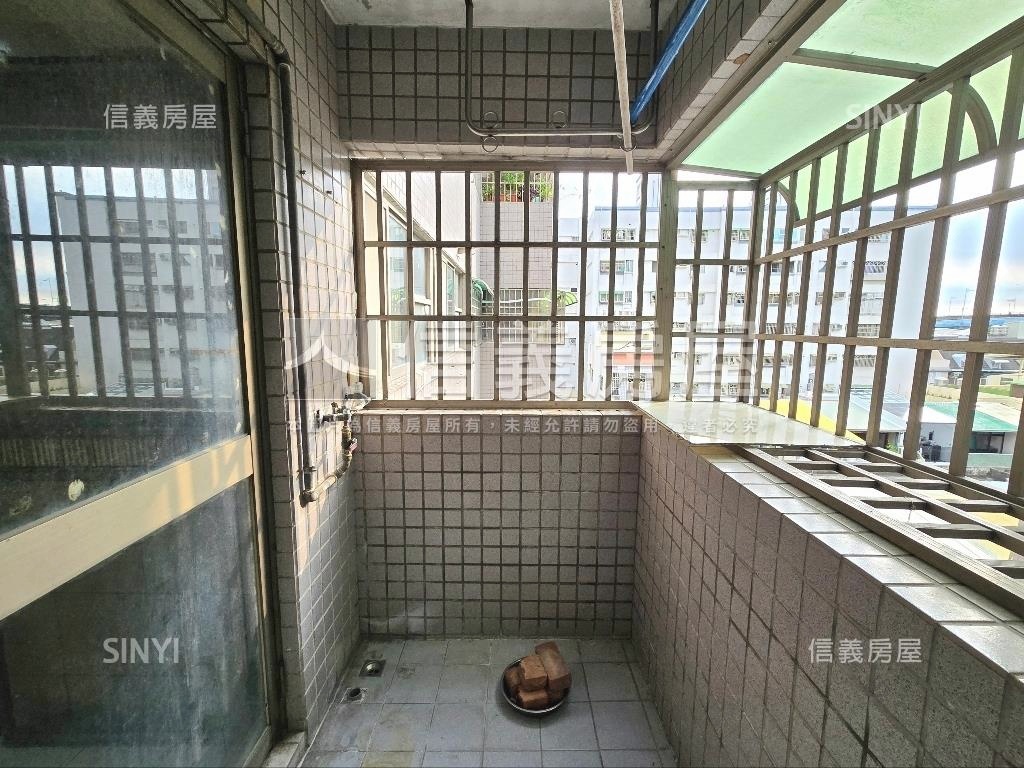 近高鐵美三房車位房屋室內格局與周邊環境