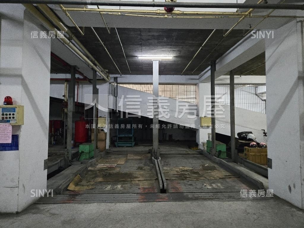 近高鐵美三房車位房屋室內格局與周邊環境