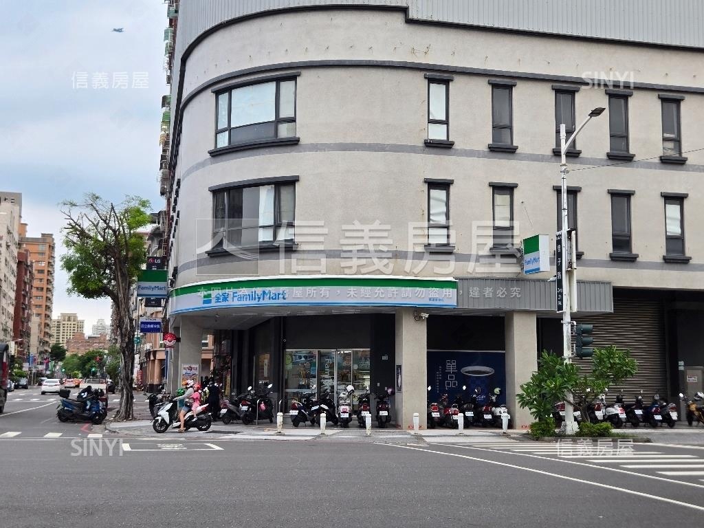 近高鐵美三房車位房屋室內格局與周邊環境