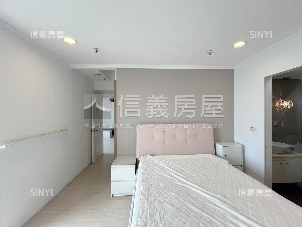 １０１夜景２房雙衛＋車位房屋室內格局與周邊環境