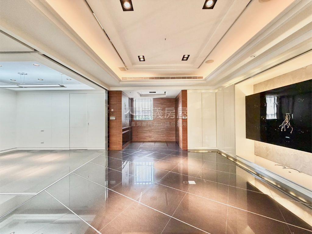 南港世界心露臺美商辦房屋室內格局與周邊環境
