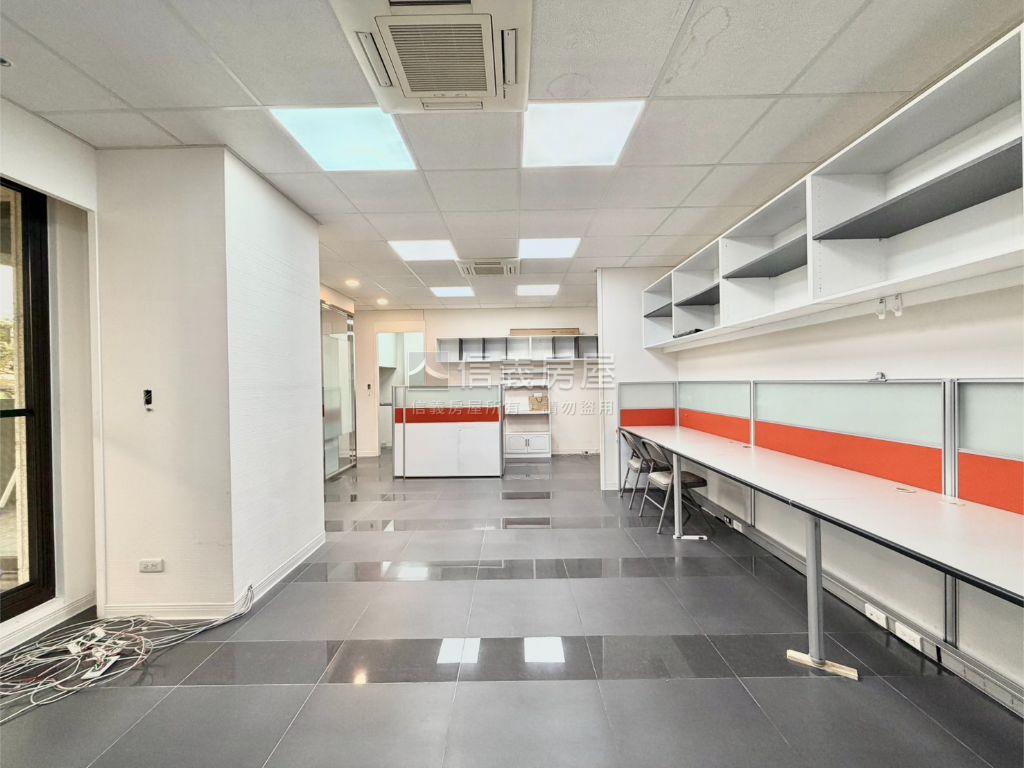 南港世界心露臺美商辦房屋室內格局與周邊環境