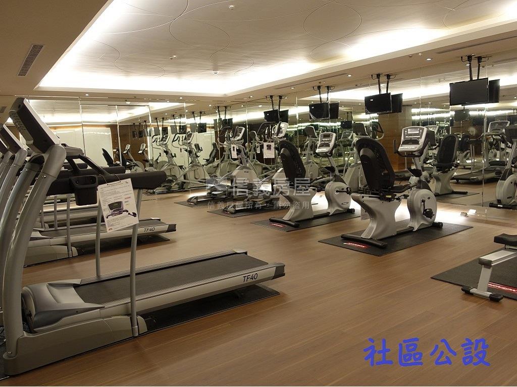 南港世界心露臺美商辦房屋室內格局與周邊環境