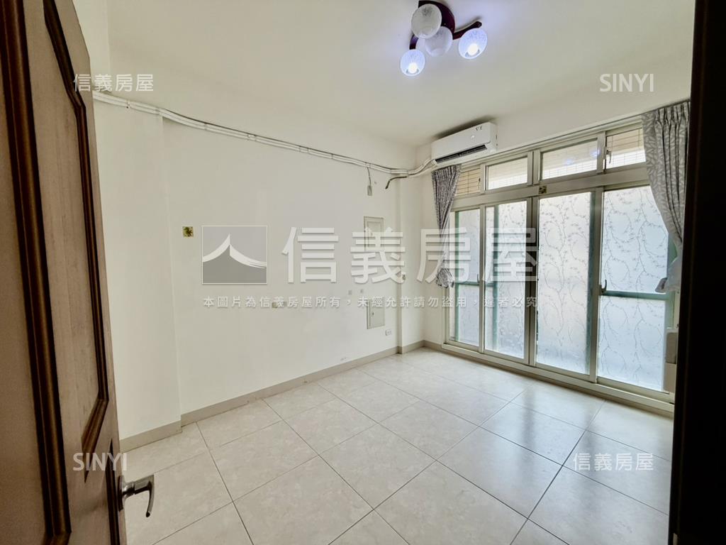 國道旁田園美景透天房屋室內格局與周邊環境