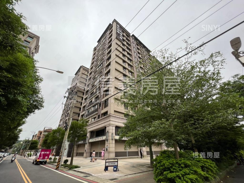 又見幸福公園三房車位房屋室內格局與周邊環境