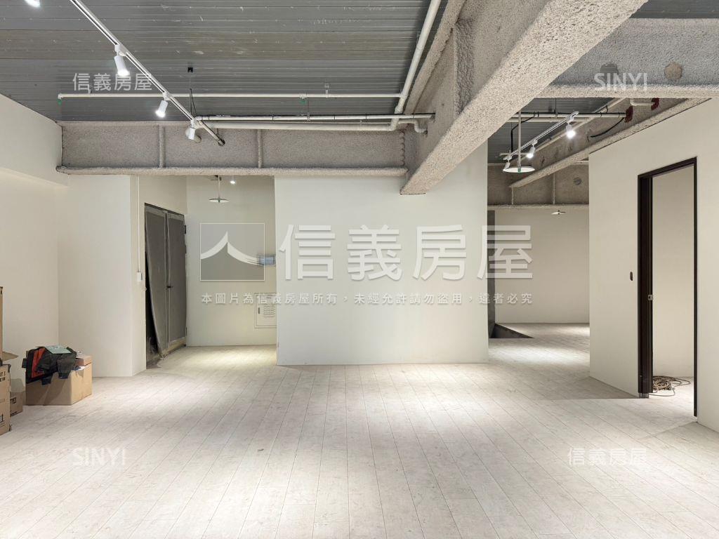 七期台中帝寶雙車位房屋室內格局與周邊環境