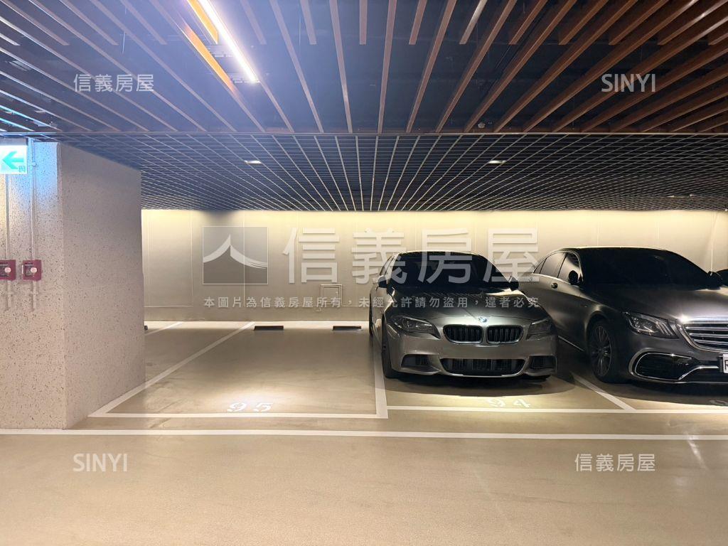 七期台中帝寶雙車位房屋室內格局與周邊環境