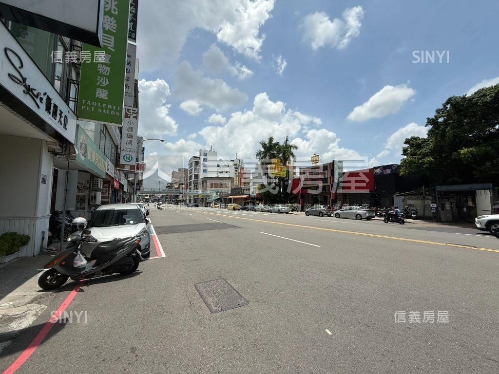 正台中路電梯分租套房７樓房屋室內格局與周邊環境