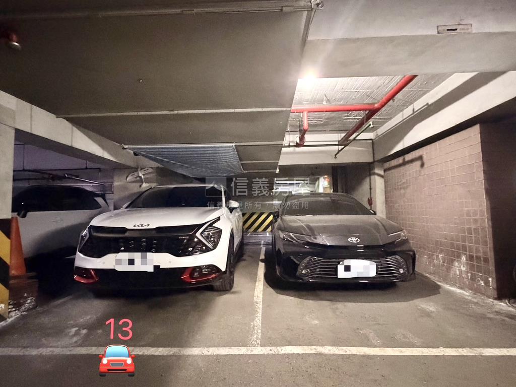 近萬大線。景觀３房有車位房屋室內格局與周邊環境