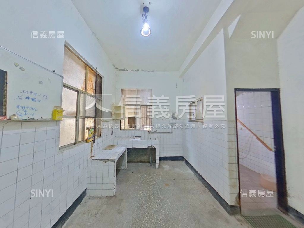 近中山路～稀有大地坪透天房屋室內格局與周邊環境