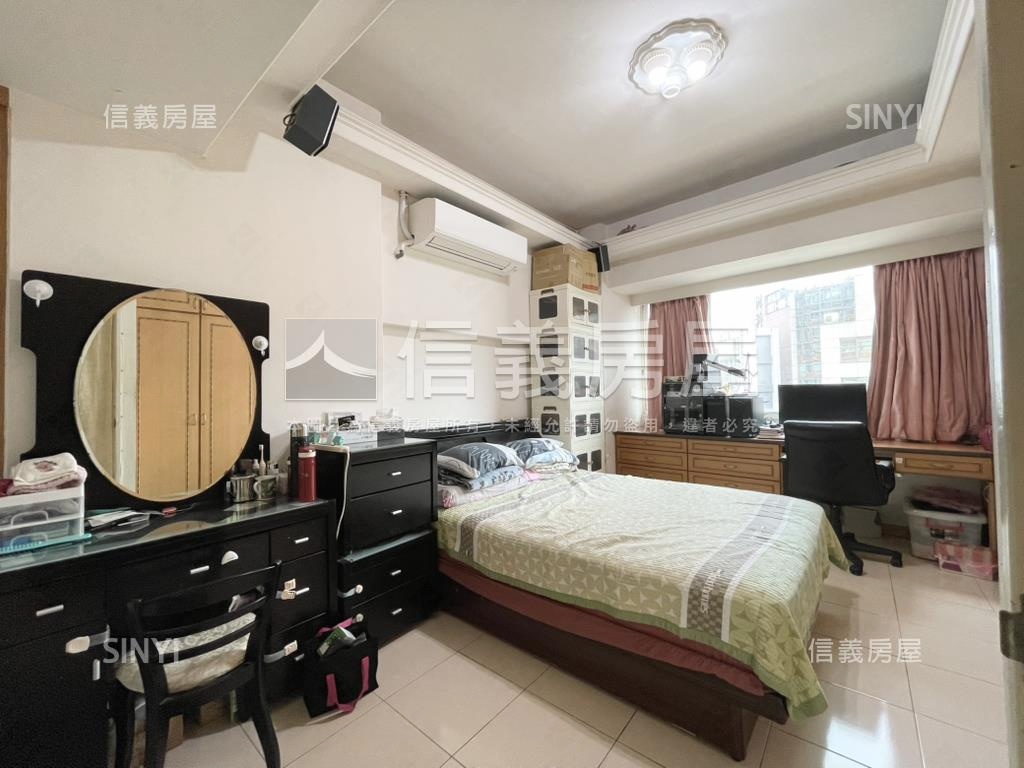 寶路高樓明亮四房車位房屋室內格局與周邊環境