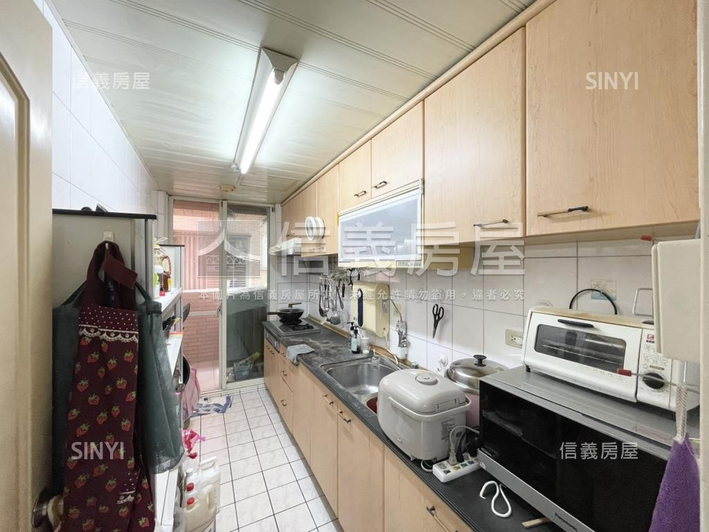 寶路高樓明亮四房車位房屋室內格局與周邊環境