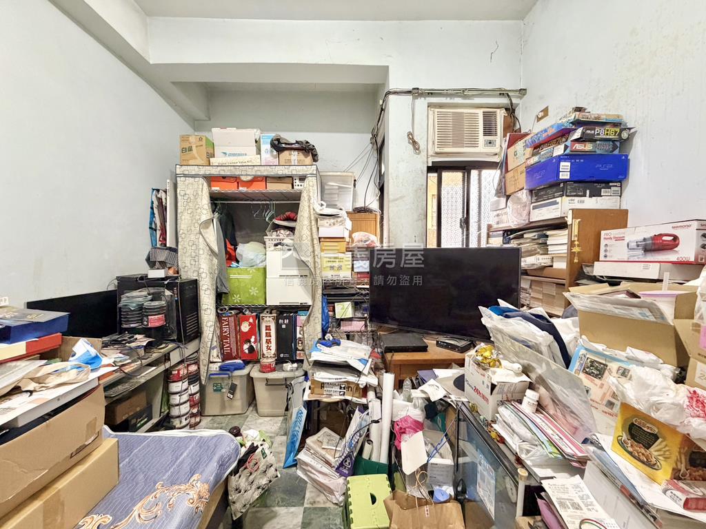大面寬大空間明亮邊間一樓房屋室內格局與周邊環境