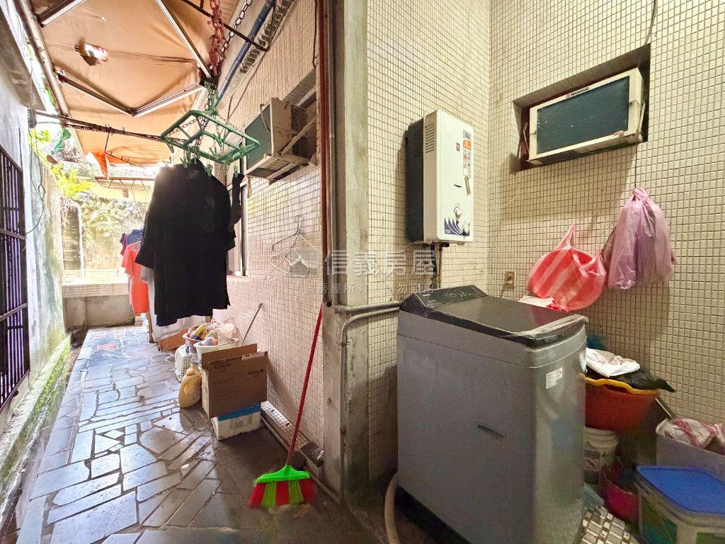 大面寬大空間明亮邊間一樓房屋室內格局與周邊環境