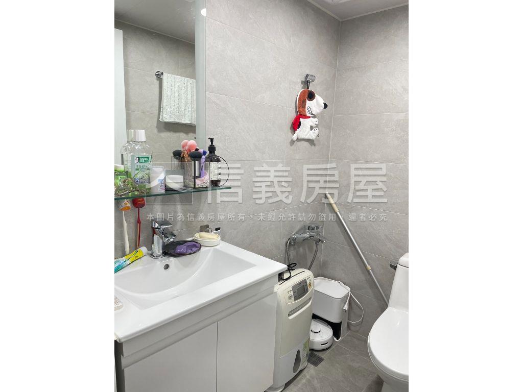 水鋼琴三房車位高樓景觀居房屋室內格局與周邊環境