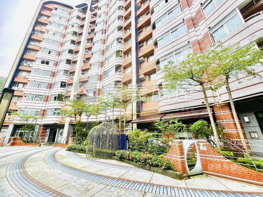 水鋼琴三房車位高樓景觀居房屋室內格局與周邊環境