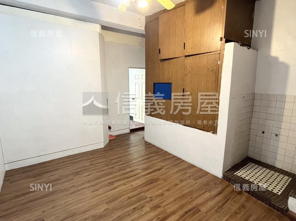 近輕軌凱旋站活巷透天房屋室內格局與周邊環境