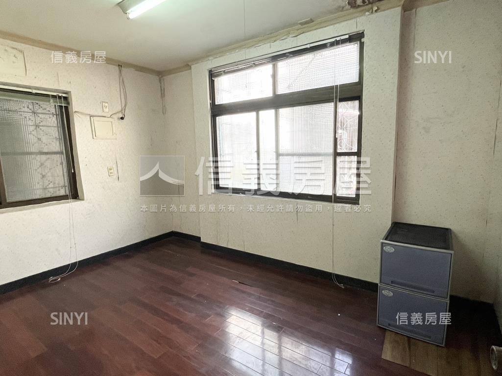 近輕軌凱旋站活巷透天房屋室內格局與周邊環境