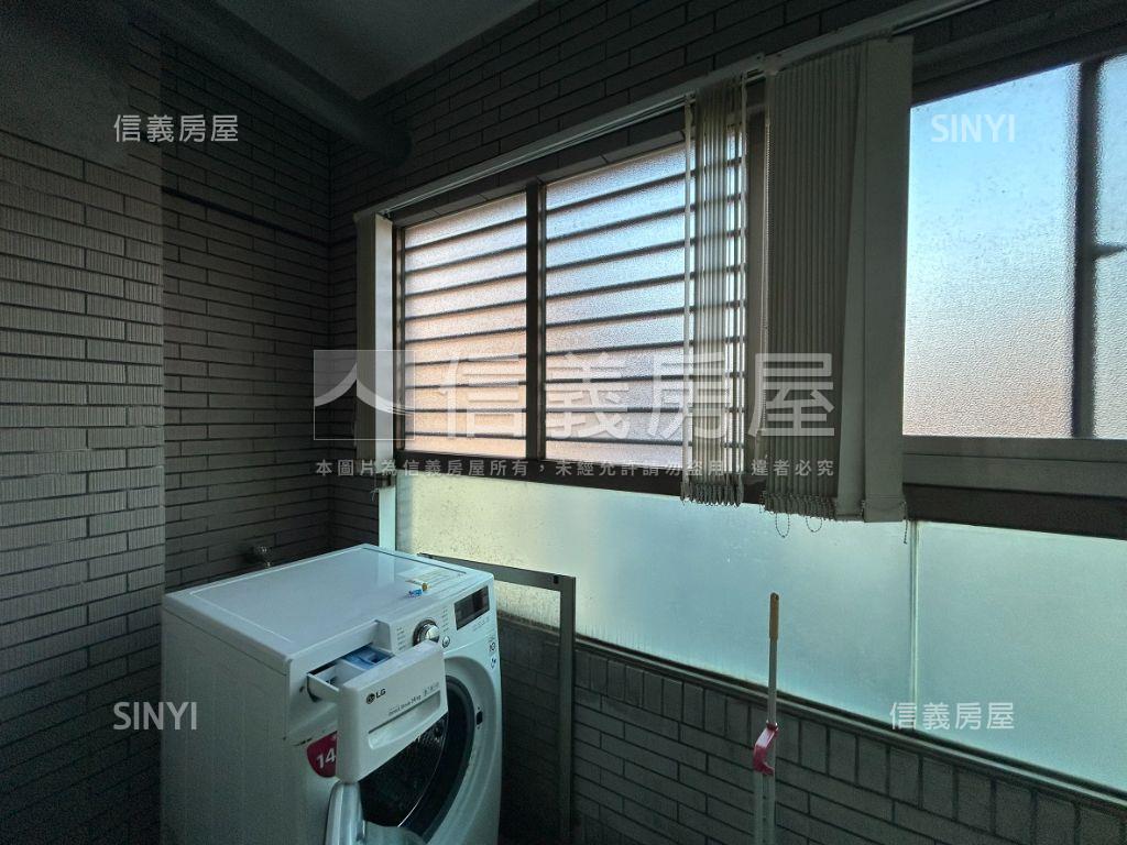 紐約廣場大兩房車位房屋室內格局與周邊環境