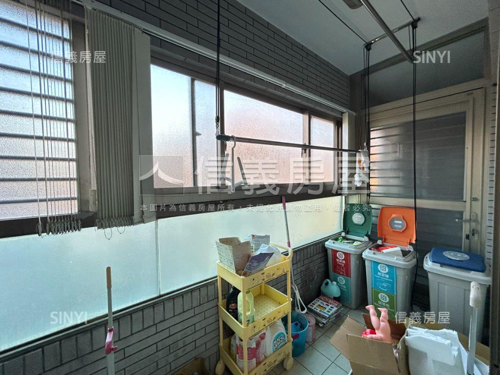 紐約廣場大兩房車位房屋室內格局與周邊環境