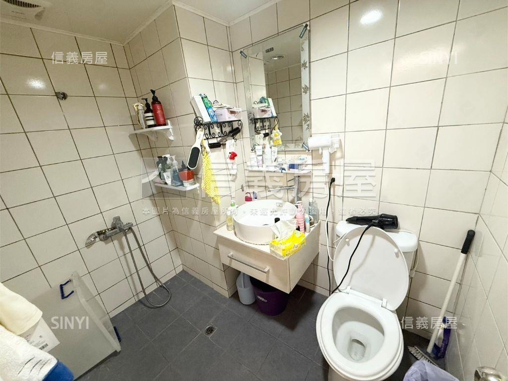 北屯低總價屋況好三房車位房屋室內格局與周邊環境