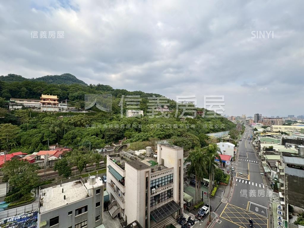 山佳新婚首購電梯大樓房屋室內格局與周邊環境