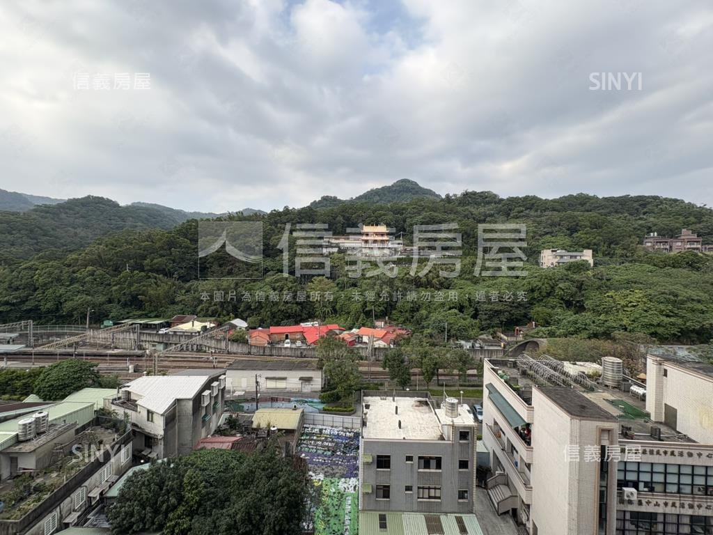 山佳新婚首購電梯大樓房屋室內格局與周邊環境