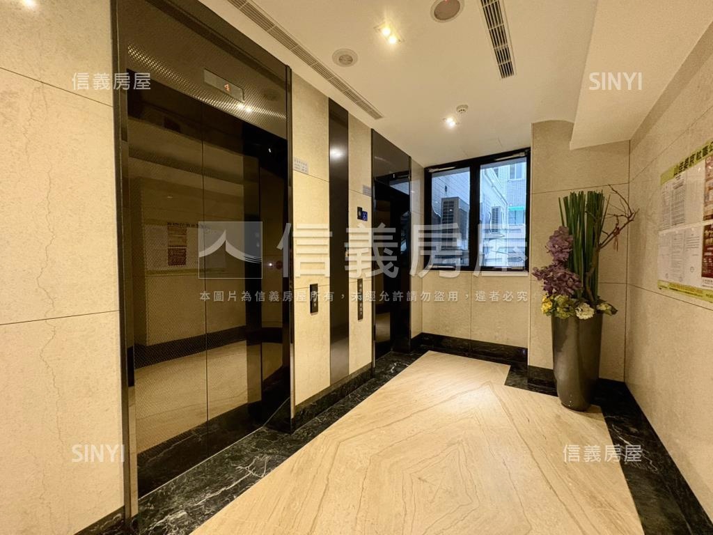 山佳新婚首購電梯大樓房屋室內格局與周邊環境