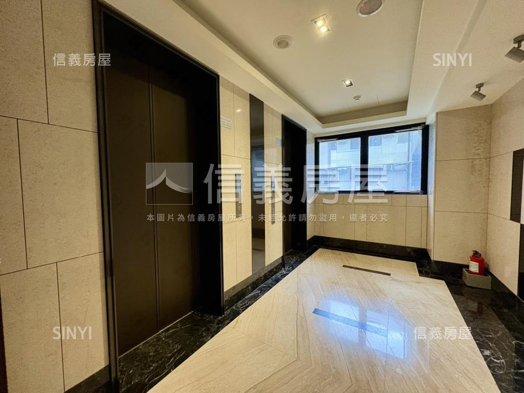 山佳新婚首購電梯大樓房屋室內格局與周邊環境