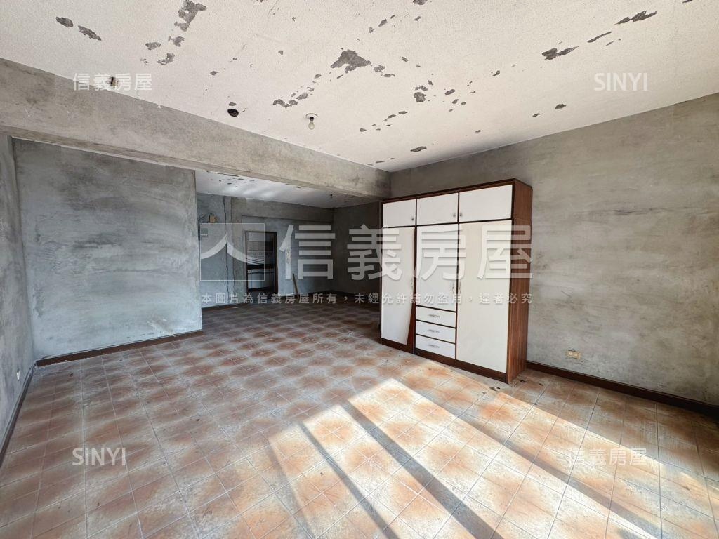 主推⭐伯爵一代寰宇四房⭐房屋室內格局與周邊環境