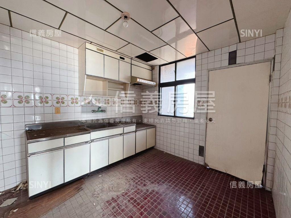 主推⭐伯爵一代寰宇四房⭐房屋室內格局與周邊環境